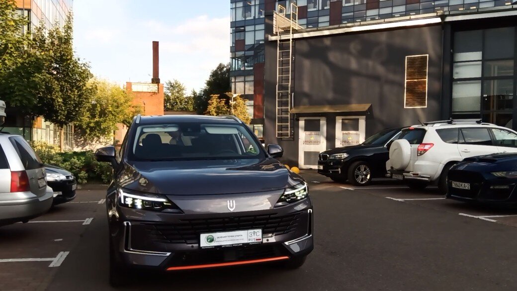 кроссовер Skywell HT-i