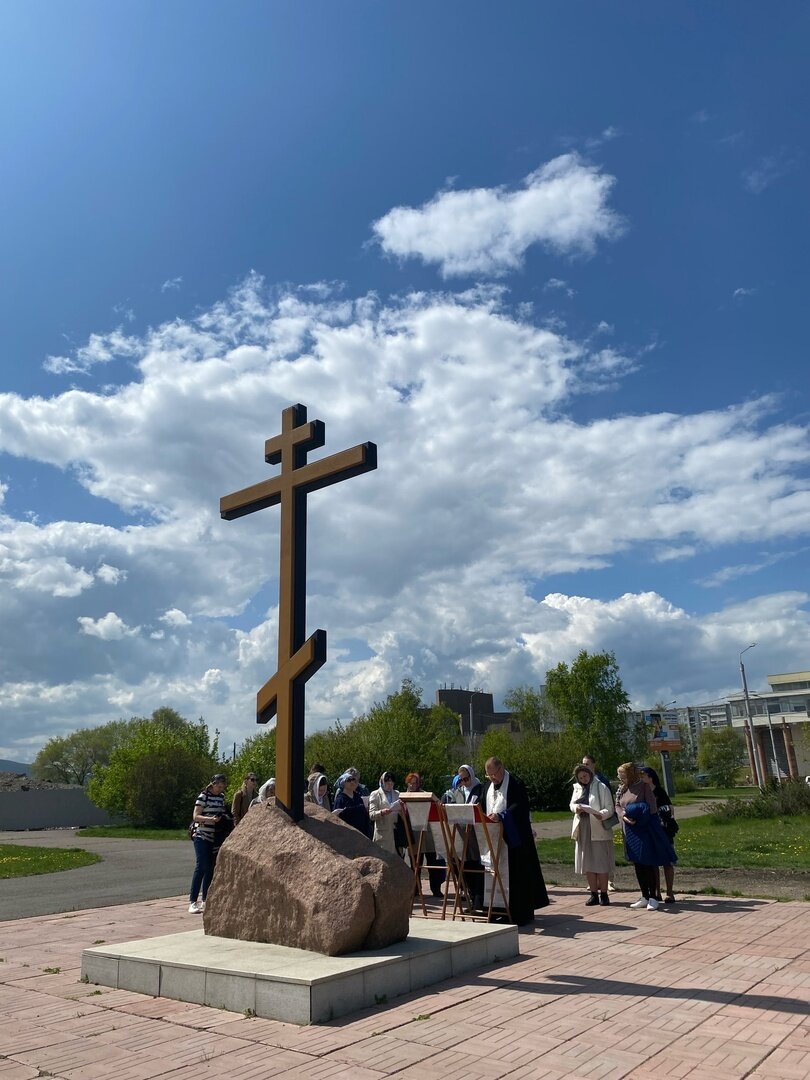 Молебен на месте будущего храма
