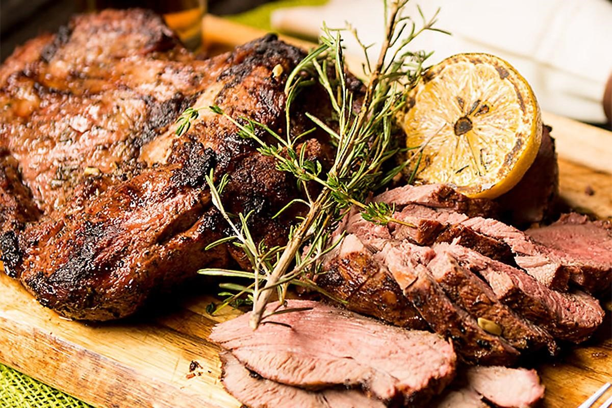 Мясо кабана запечённое. Время приготовление: 60 минут. Количество порций: 5-6