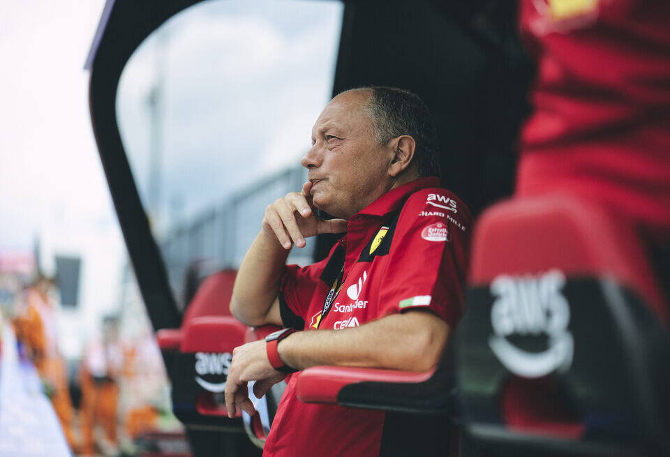    Ferrari намерена отобрать у Mercedes второе место в Кубке конструкторовFerrari
