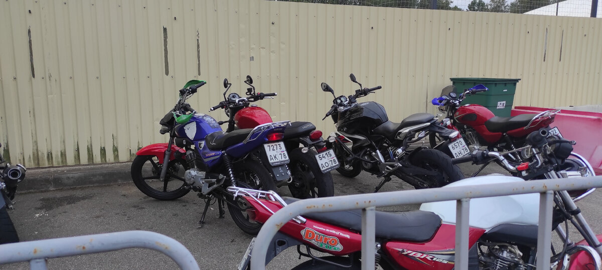 Ждут учеников, тут малая часть