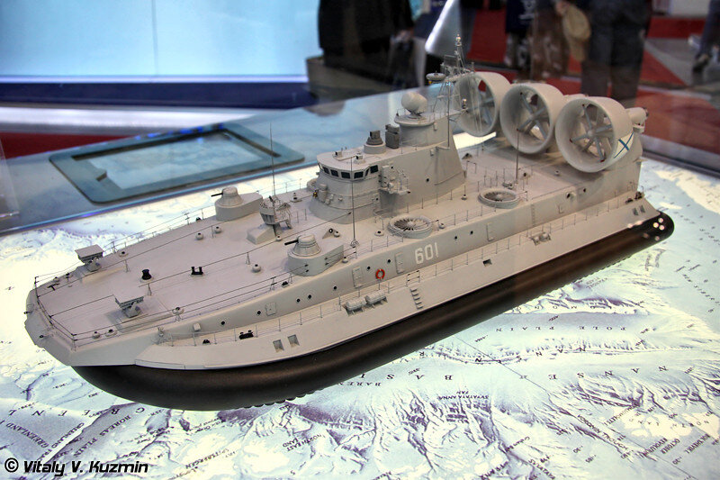 Десантный корабль «Зубр»