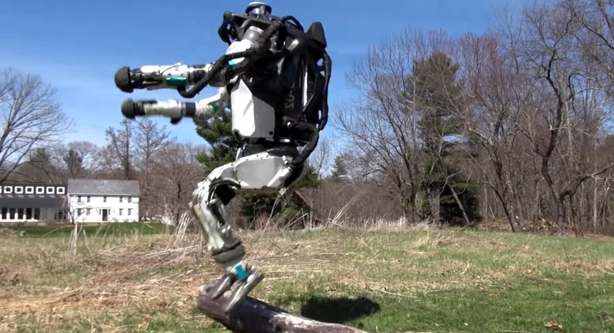 робот Atlas, фото: Boston Dynamics