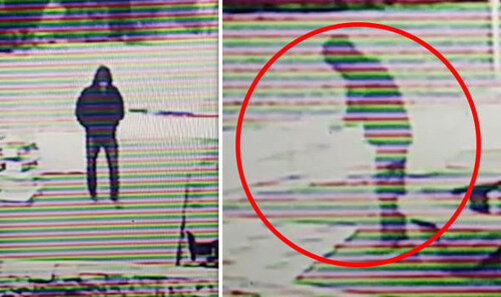 Кадры, снятые камерой слежения, показывают мужчину в тёмной толстовке, явно ищущего что-то на земле. Наконец, незнакомцу повезло, и он поднял какое-то устройство, начавшее мигать ярким светом. 
путешественник во времени исчез

После того, как таинственный аппарат выдал достаточное количество вспышек, мужчина просто растворился в воздухе. Можно предположить, что он или переместился во времени, или совершил переход в параллельный мир.

путешественник во времени исчез

Видео, появившееся в интернете, восхитило всех любителей необъяснимого, но нашлись и скептики, посмеявшиеся над своими доверчивыми оппонентами, принявшими за чистую монету явную фальшивку.