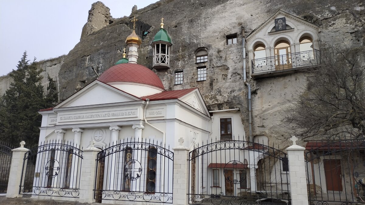 Церковь троицы в инкерманском монастыре фото