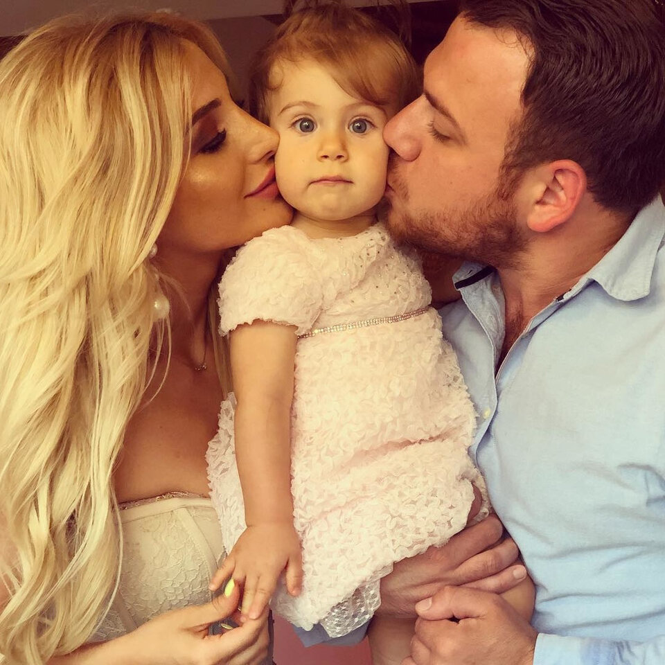 Тата и Валера (бывший муж) с дочкой