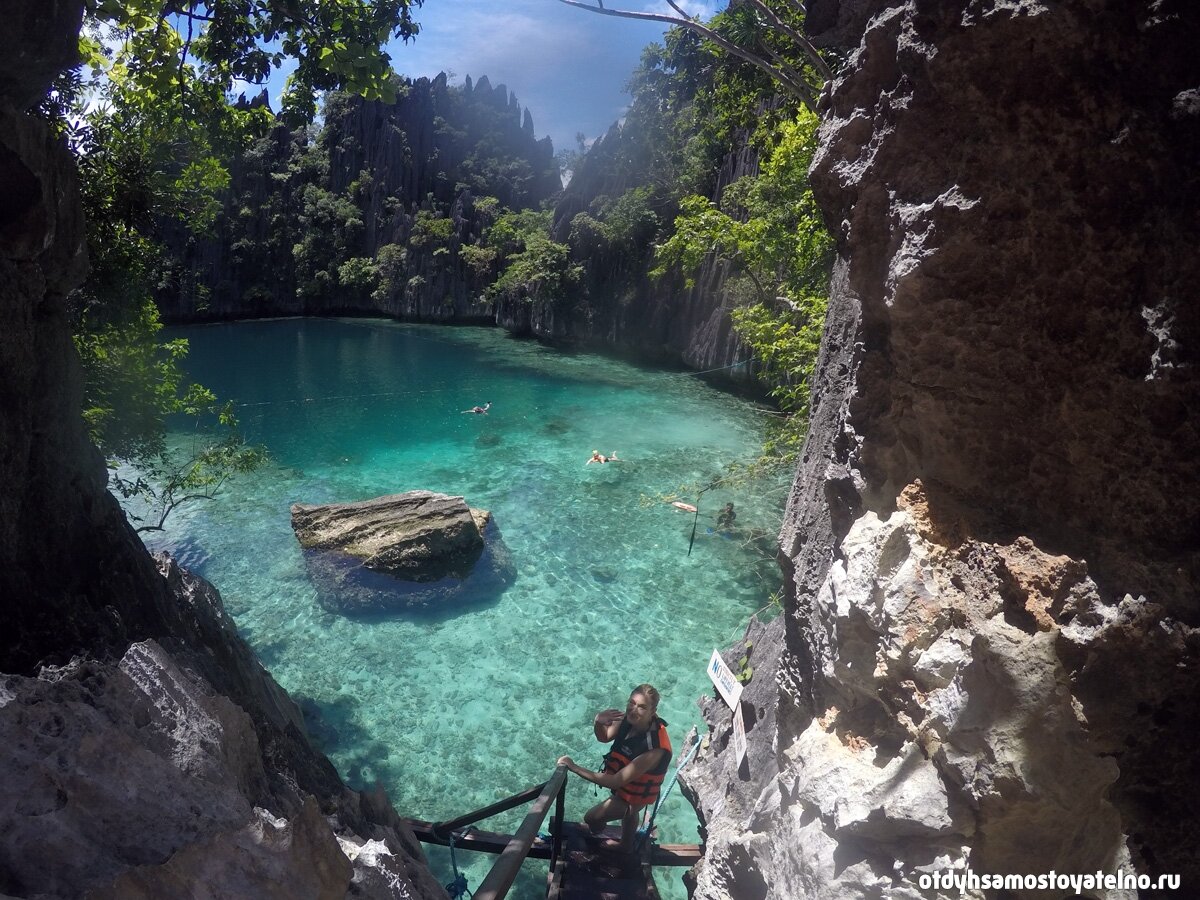 Twin lagoon: попасть из одной лагуны во вторую можно по лестнице