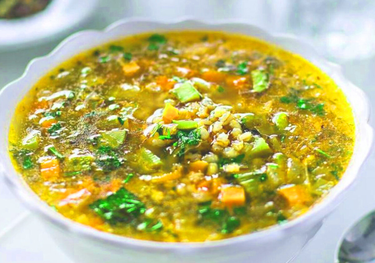 рассольник со свежими огурцами. рассольник со свежими огурцами и перловкой. салат рассольник. рассольник на зиму с перловкой и свежими огурцами на зиму. рассольник со свежими огурцами.