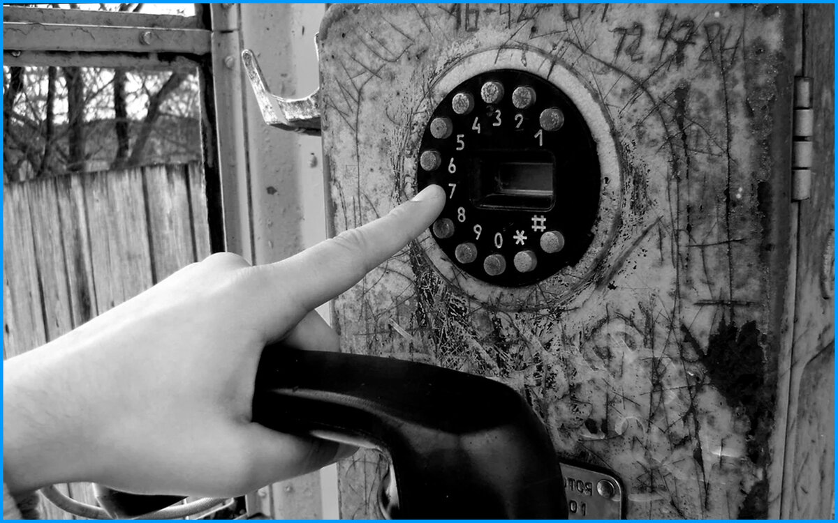 Без звонка можешь войти в мой дом. Телефонная кабина. Телефонная трубка для таксофонов. Старинные Телефонные будки. Телефонная трубка в будке.