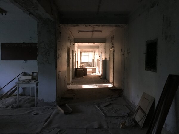 Мрачные коридоры и палаты припятской больницы №126