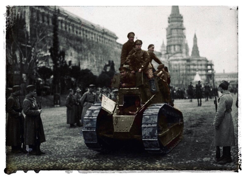 Один из трофейных Reno FT17 на Красной площади 1 мая 1919 года. Источник: http://tankarchives.blogspot.com