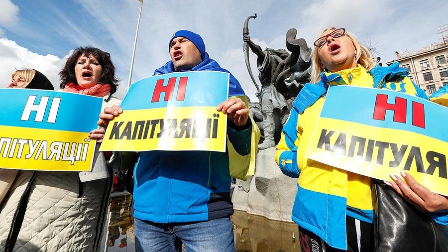 https://cdn.iz.ru/sites/default/files/styles/900x506/public/news-2019-10/2019-10-06T111234Z_922671302_RC180A16D3D0_RTRMADP_3_UKRAINE-CRISIS-REAX_1.jpg?itok=Rdj7mwJr