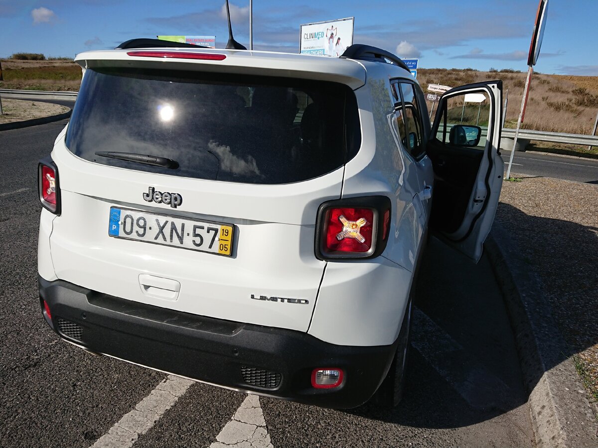 Экстерьер Ренегата мне нравится, а тут выдалась такая возможность испробовать автомобиль в действии...