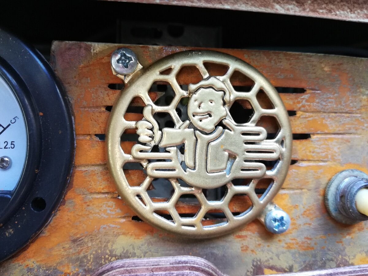 Декоративная вентиляционная решетка в стиле игры Fallout. (Фото из личного архива)