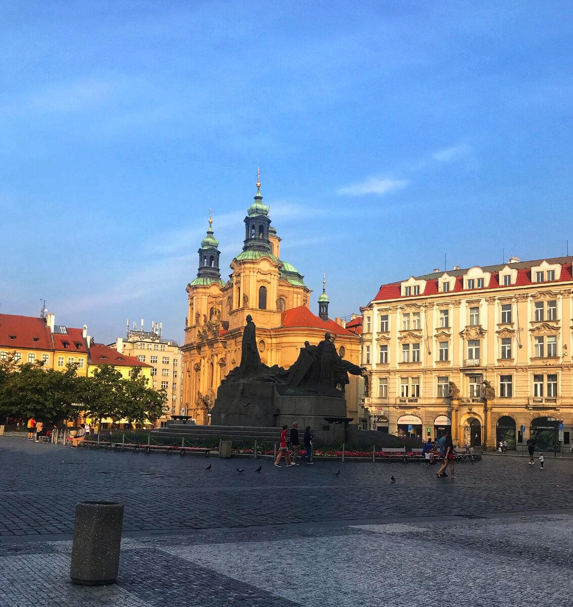 Прекрасная Прага в  утренних лучах