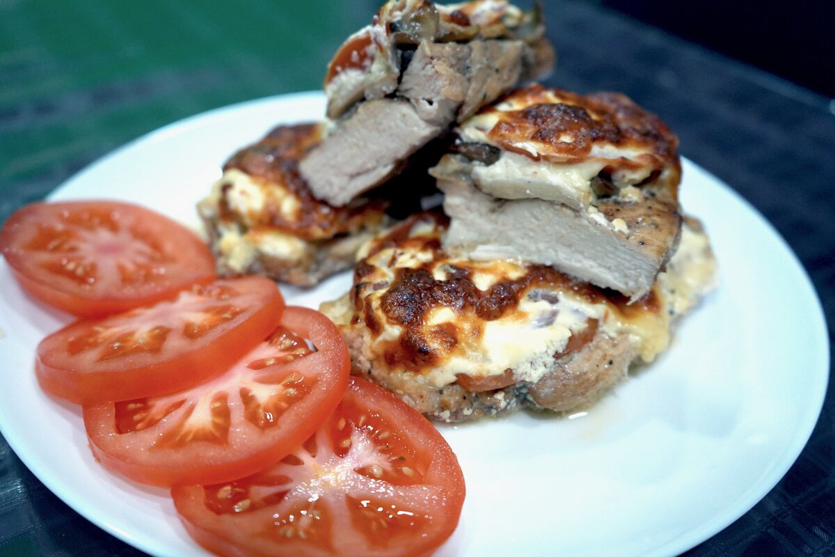 Сочная куриная грудка запеченная с сыром и помидорами | Кулинарная семья |  Дзен