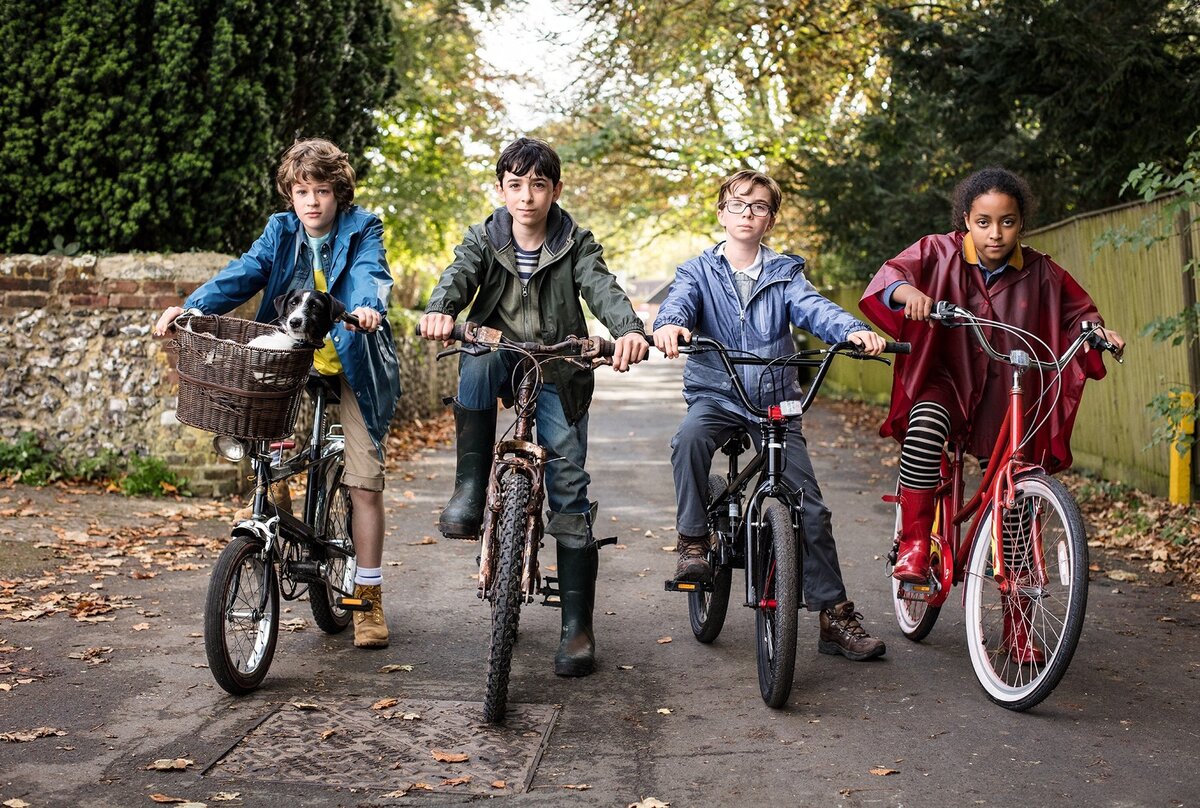 Кадр из сериала "Good Omens",2019, взятый из открытых источников.
