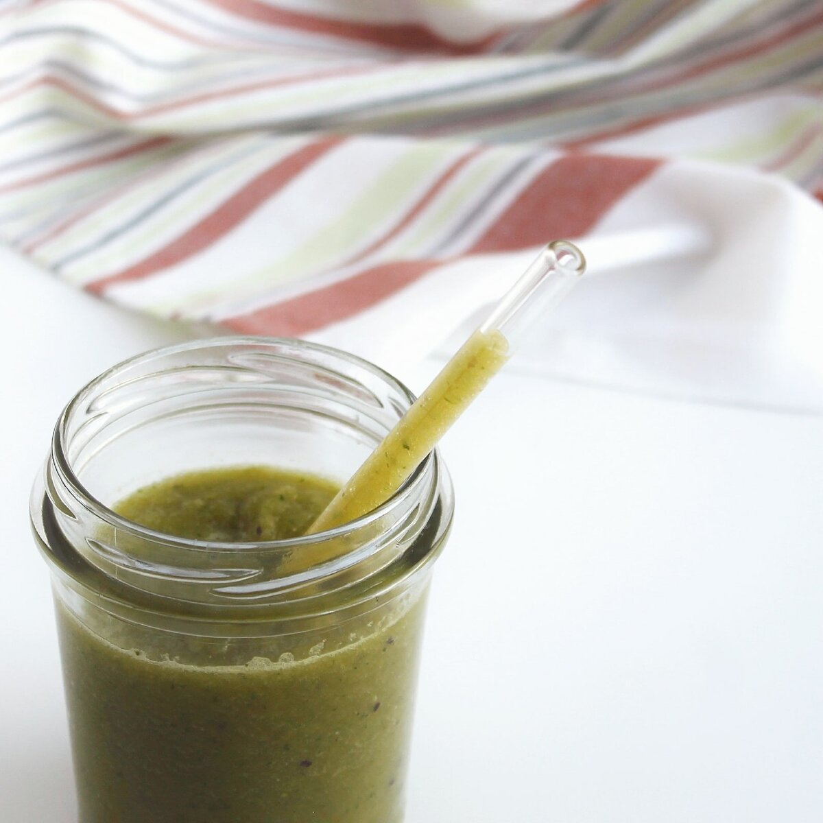 Рецепт: киви  + мангольд + яблоко + груша + огурец