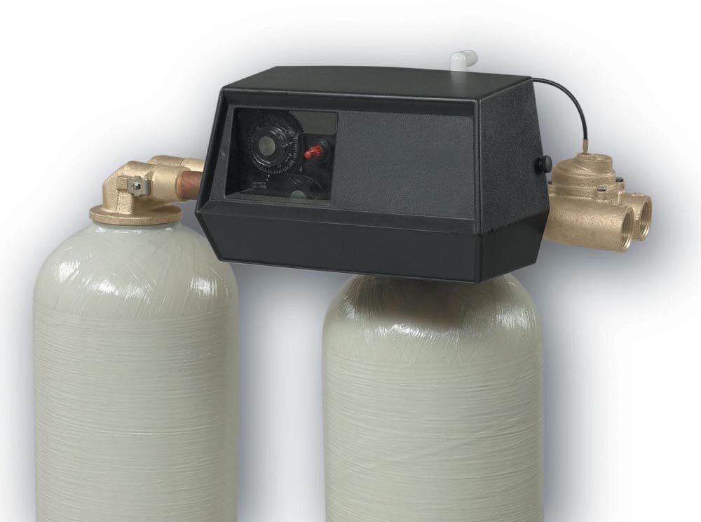 самые распространённые установки очистки воды, если котельная не мощная (на фото не показан солевой бак) 