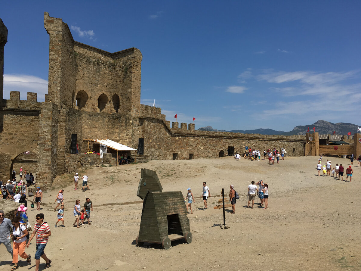 Генуэзская крепость, г. Судак. Здесь и далее – фото автора.