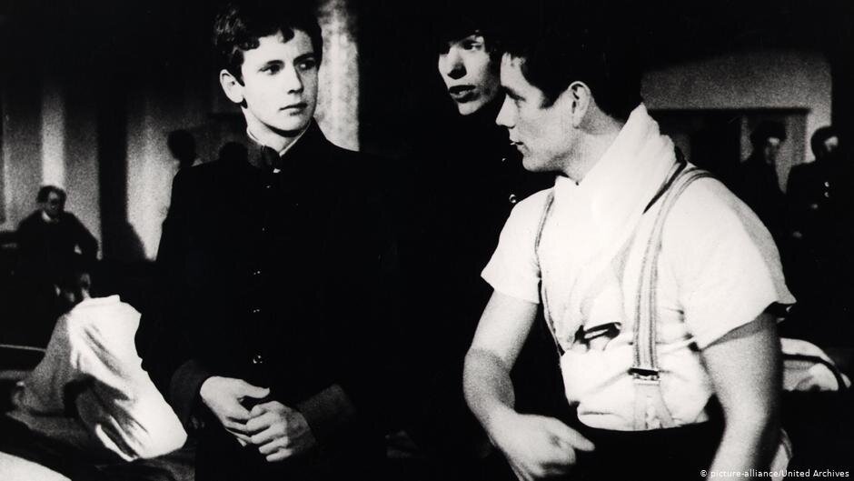 Кадры из немецких кинокартин данного периода