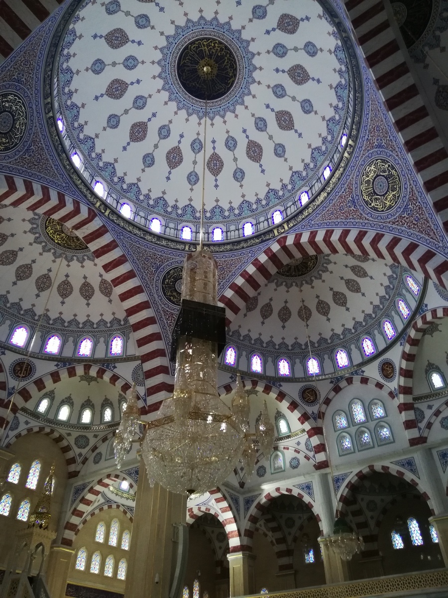 8-ми метровая люстра 