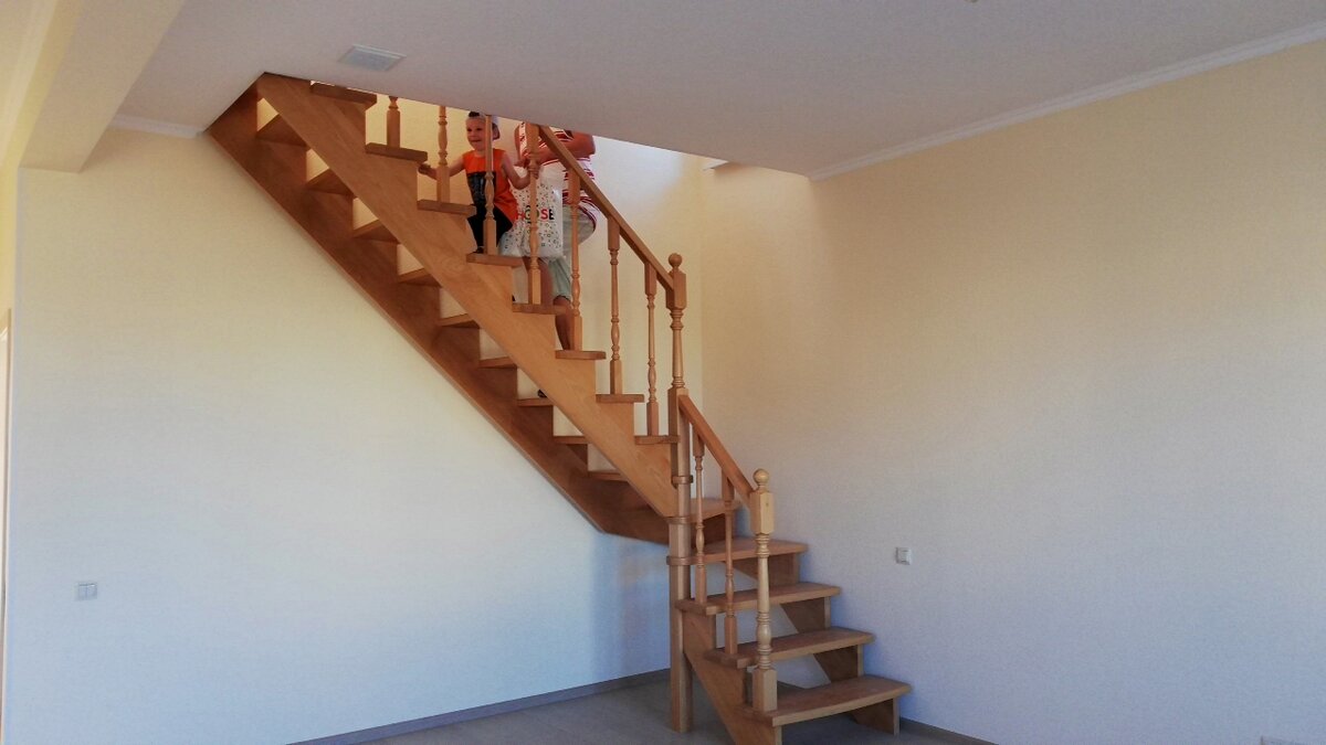 Такие перила будут ходуном ходить. Фото автора. 