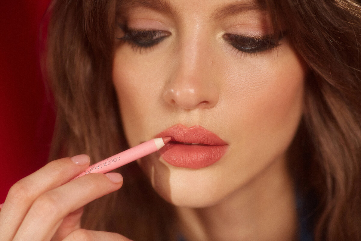 Стойкий карандаш для губ OK BEAUTY COLOR SALUTE SLIDE & STAY