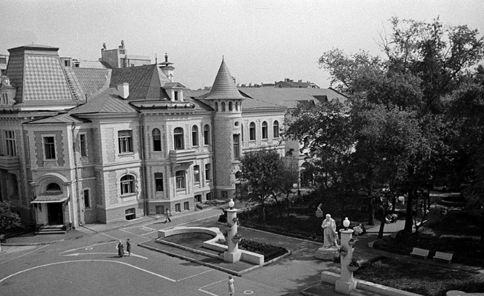 Московский Дом пионеров. 
mos.ru