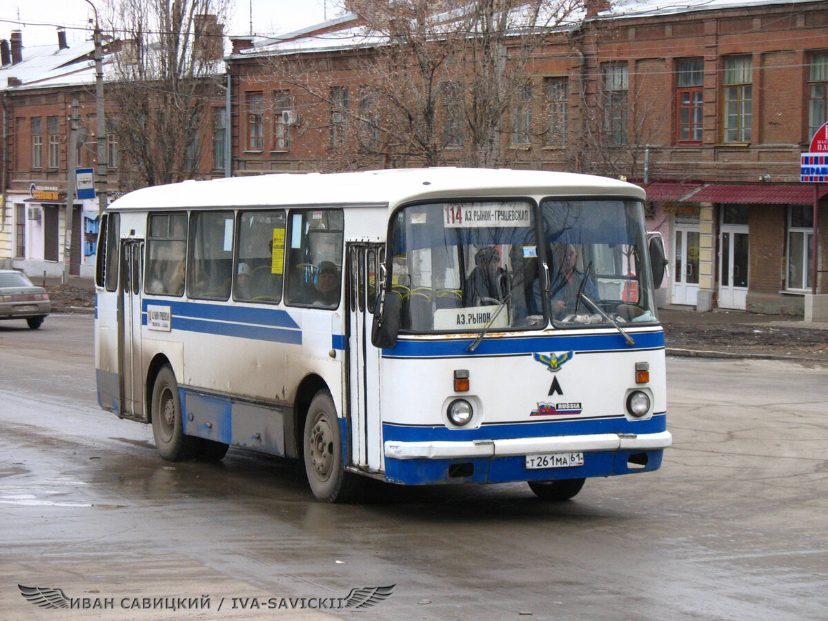 Ростов новочеркасск. Автобусы Новочеркасск. Автобус ПАЗ город Новочеркасск. Автобус 65 Новочеркасск. Списанные автобусы в Новочеркасске.