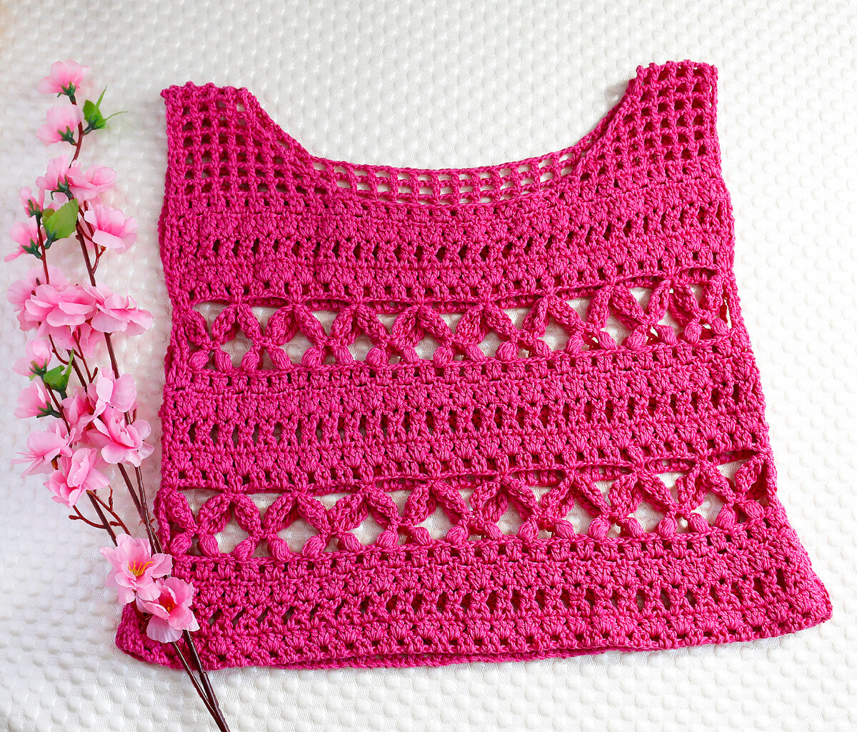 Не знаю, почему назвала его "Вишенки". Из-за цвета, что ли...