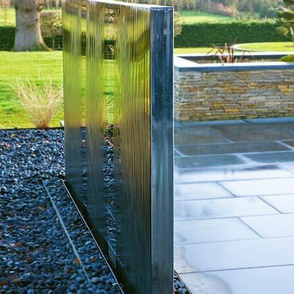 Садовый водопад в стиле хай-тек 