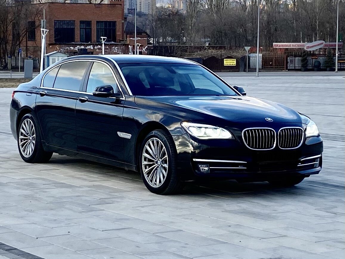 BMW 750i имеет очень проблемный мотор и заманчивую цену
