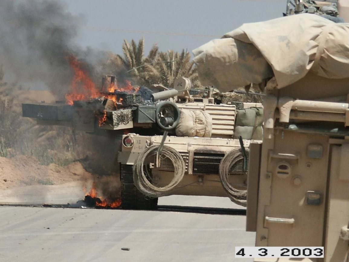 Т72 уничтожил абрамс. Танк Абрамс в Ираке. M1 Abrams в Йемене. М1а1 Abrams "Iraq 2003"