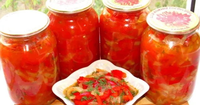 10 оригинальных салатов со свежими помидорами