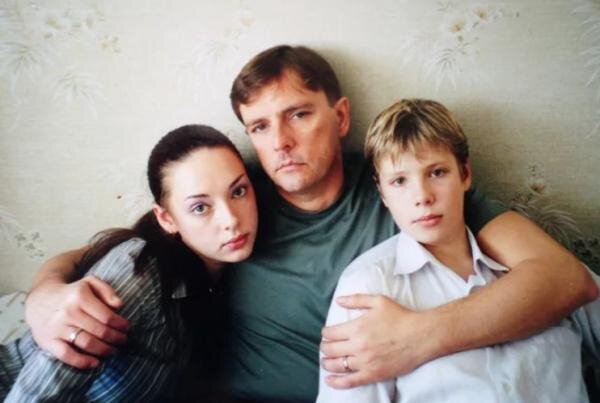 Алексей Нилов с дочкой и сыном