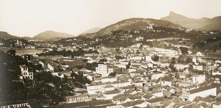 Трес-Корасойнс, родина Пеле