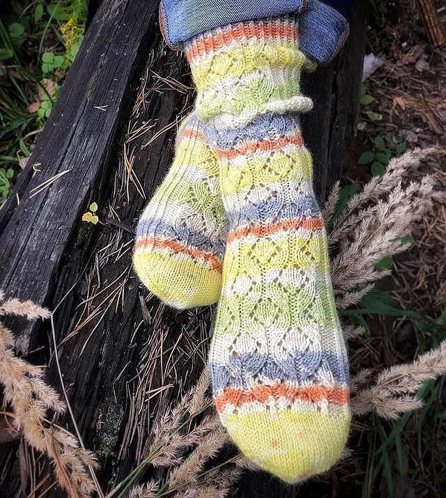 Шикарные #june_socks из секционной пряжи.