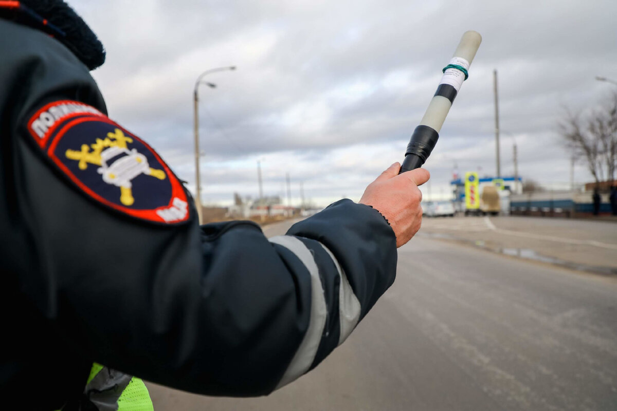 ГИБДД начала выявлять поддельные техосмотры с помощью дорожных камер.  Для этого в ведомстве придумали интересную схему. О том, что техосмотр был куплен, узнать конечно невозможно.