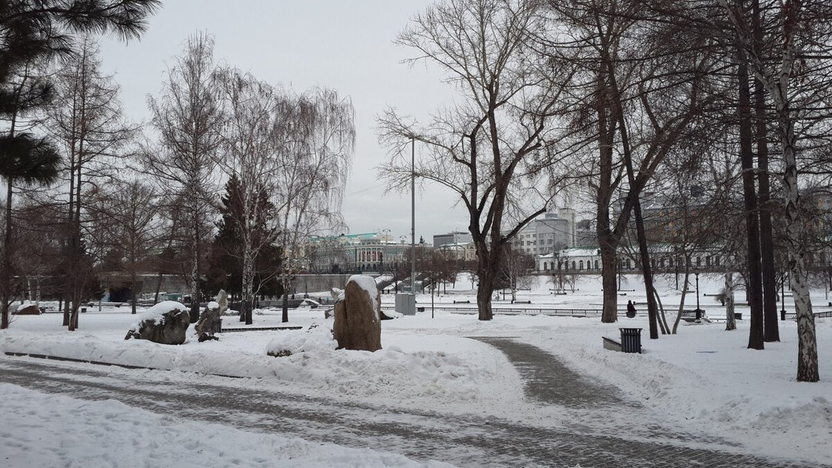 Улица Воеводина (Екатеринбург). Исторический сквер