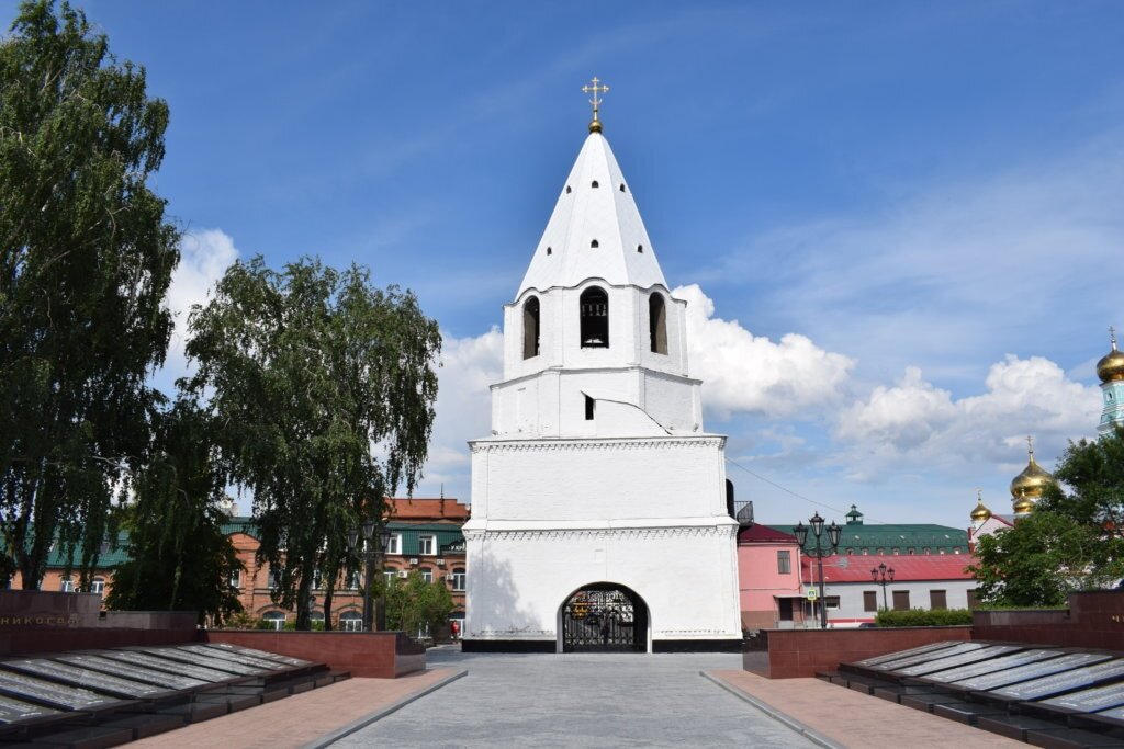 Сызрань 1683. Сызранский Кремль Сызрань. Сызранский Кремль достопримечательности Сызрани. Спасская башня Сызранского Кремля. Сызранский Кремль гранитный Обелиск.