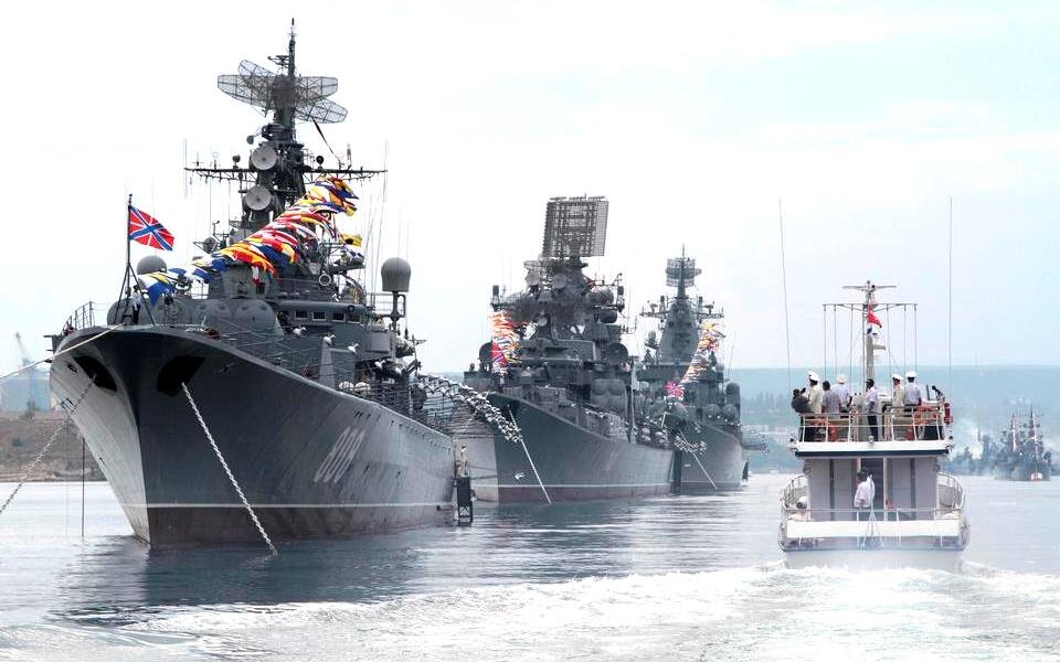 Военные корабли в Севатсополе