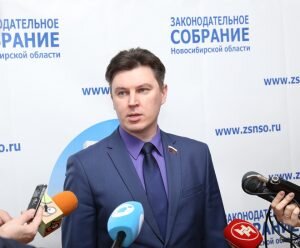 — Сегодня мы поддержали законодательную инициативу о внесении изменений в Кодекс об административных правонарушениях, который внес в Госдуму парламент республики Карелия, — отметил заместитель председателя комитета Заксобрания по государственной политике, законодательству и местному самоуправлению Евгений Смышляев. — Суть изменений — дополнение КоАП статьей 20.22.1, которая будет гласить — «о совершении действий за нарушение тишины и покоя граждан». Она будет состоять из двух пунктов. Второй — это повторность.