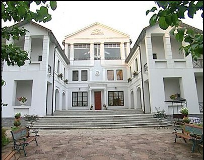 И так, для начала - внешний облик дома.