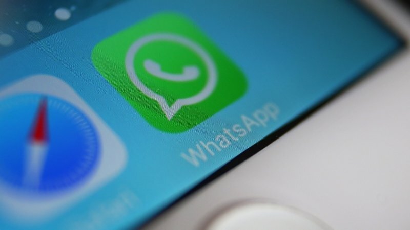 Ранее WhatsApp заявлял о ряде новых функций приложения. Главная из них — возможность создавать группы наподобие каналов в Telegram, в которых право отправлять сообщения будет иметь только администраторы. В компания заявили, что такие группы будут полезны для пользователей, которые хотят получать важную информацию по интересующим их темам.