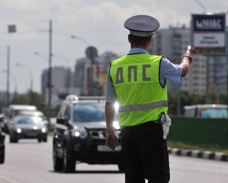 источник: http://autotorservice.ru/articles/novye-otnosheniya-v-rossii-izmenilsya-reglament-raboty-gibdd/