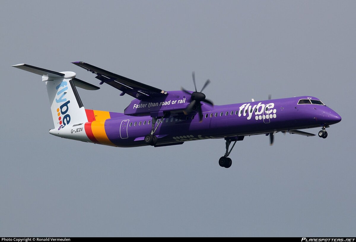 78-местный Bombardier Q400 авиакомпании Flybe, на которых построена сеть крупнейшего в Европе независимого регионального оператора