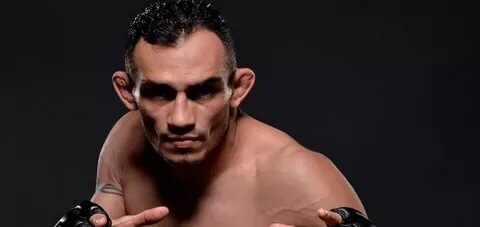 Тони Фергюсон одержал в UFC 11 побед подряд. За всю карьеру он одержал 24 победы и потерпел 3 поражения. Он просто невероятен. Тасманский дьявол.