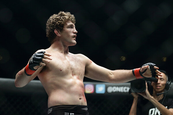 Непобедимый американец рвется в UFC. Ему нужен пояс Нурмагомедова