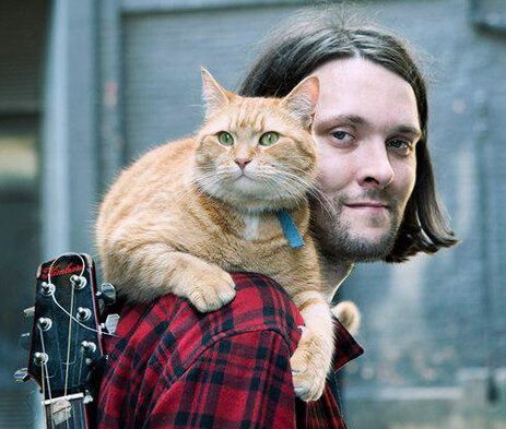Джеймс Боуэн и его рыжий кот Боб.